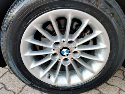 BMW Serie 5 528i 528 i E39 ATTIVA 193CV TARGA ORIGINALE/PELLE/TETTO/AUT Grigio usata Rubano