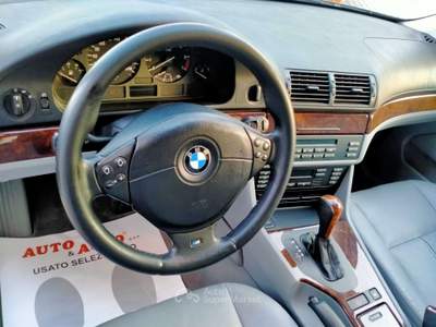 BMW Serie 5 528i 528 i E39 ATTIVA 193CV TARGA ORIGINALE/PELLE/TETTO/AUT Grigio usata Rubano
