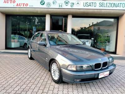 BMW Serie 5 528i 528 i E39 ATTIVA 193CV TARGA ORIGINALE/PELLE/TETTO/AUT Grigio usata Rubano