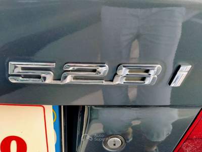 BMW Serie 5 528i 528 i E39 ATTIVA 193CV TARGA ORIGINALE/PELLE/TETTO/AUT Grigio usata Rubano