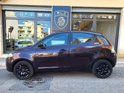 Lancia Ypsilon 5 porte GPL Ecochic Gold Lilla usata Castellana Grotte