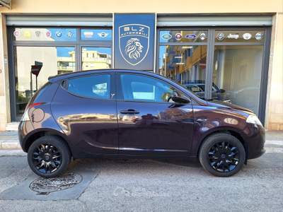 Lancia Ypsilon 5 porte GPL Ecochic Gold Lilla usata Castellana Grotte
