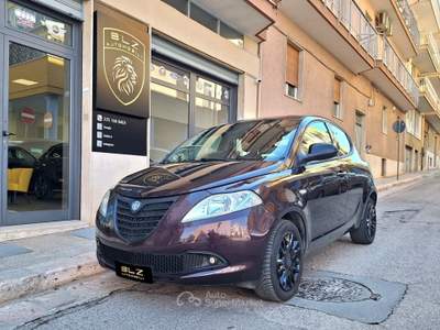 Lancia Ypsilon 5 porte GPL Ecochic Gold Lilla usata Castellana Grotte