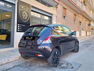 Lancia Ypsilon 5 porte GPL Ecochic Gold Lilla usata Castellana Grotte