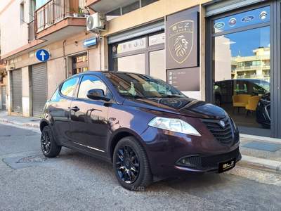 Lancia Ypsilon 5 porte GPL Ecochic Gold Lilla usata Castellana Grotte