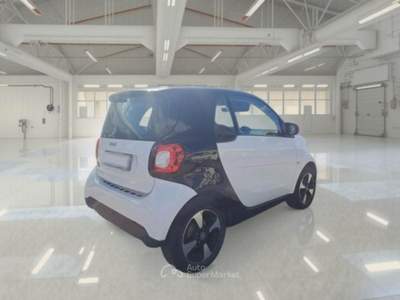 Smart ForTwo EQ Passion Bianco usata Milano
