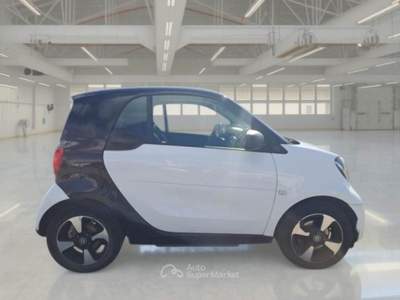 Smart ForTwo EQ Passion Bianco usata Milano