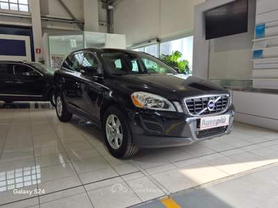 Volvo XC60 D4 AWD Geartronic Kinetic Nero usata Milano
