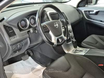 Volvo XC60 D4 AWD Geartronic Kinetic Nero usata Milano