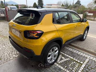 Jeep Avenger 100 CV MHEV Altitude Km 0 Giallo usata Dugenta