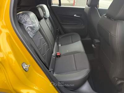 Jeep Avenger 100 CV MHEV Altitude Km 0 Giallo usata Dugenta
