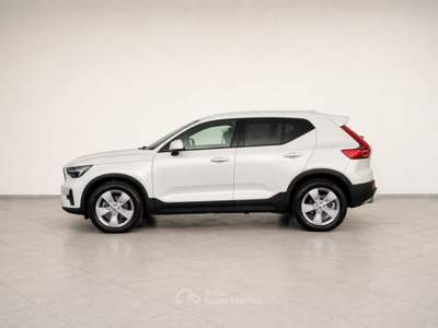 Volvo XC40 B3 CORE AUTO Bianco usata San Fior