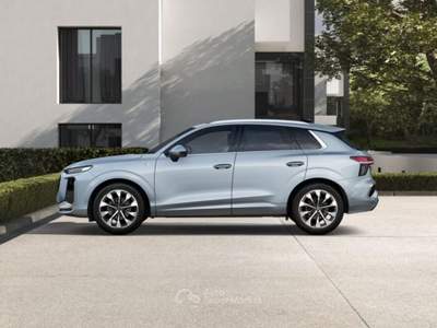 Audi Q3 Audi  SUV Business TFSI  110 kW S tronic Grigio usata San Fior
