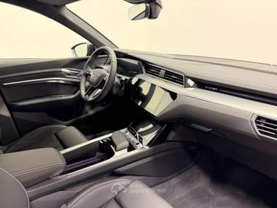 Audi Q8 SPORTBACK E-TRON 55 QUATTRO S LINE - RENT TO BUY Argento usata San Fior