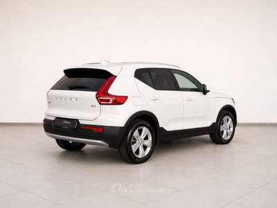 Volvo XC40 B3 CORE AUTO Bianco usata San Fior