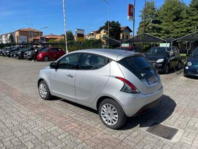 Lancia Ypsilon 1.2 69 CV 5 porte Silver Grigio usata Arcore