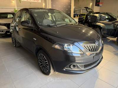 Lancia Ypsilon YPSILON 1.0 70 CV HYBRID PLATINO Nero usata Pomezia