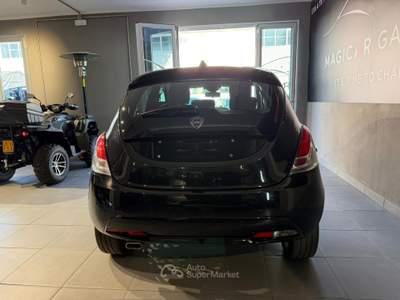 Lancia Ypsilon YPSILON 1.0 70 CV HYBRID PLATINO Nero usata Pomezia