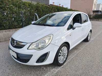 Opel Corsa G.P.L. Tech ( TAGLIANDATA ) Bianco usata Vicenza