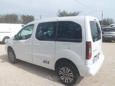 Peugeot Partner 4x4 5 posti autovettura Bianco usata San Michele Salentino