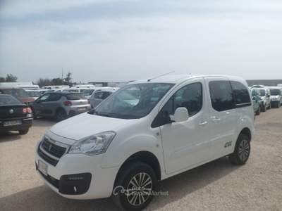 Peugeot Partner 4x4 5 posti autovettura Bianco usata San Michele Salentino