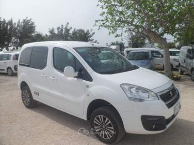 Peugeot Partner 4x4 5 posti autovettura Bianco usata San Michele Salentino