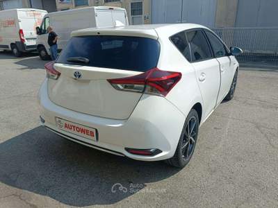 Toyota Auris 1.8h Lounge cvt Bianco usata Cassina de' Pecchi