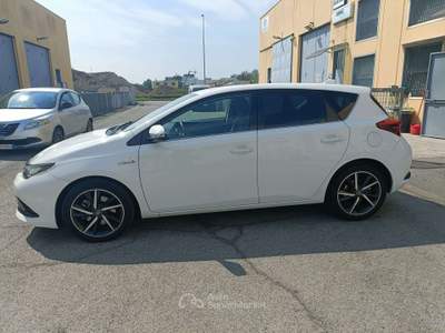 Toyota Auris 1.8h Lounge cvt Bianco usata Cassina de' Pecchi