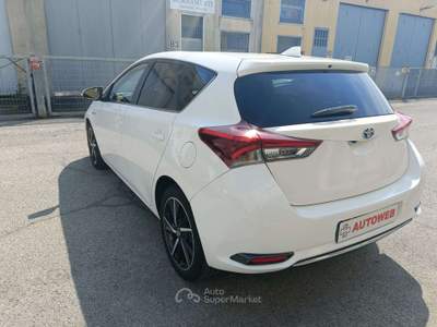 Toyota Auris 1.8h Lounge cvt Bianco usata Cassina de' Pecchi