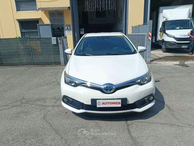 Toyota Auris 1.8h Lounge cvt Bianco usata Cassina de' Pecchi