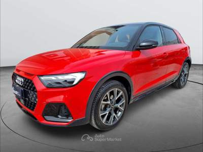 Audi A1 A1 II 2019 Citycarver Citycarver 25 1.0 tfsi Admired 95cv Rosso usata Volla
