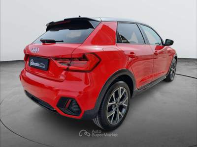 Audi A1 A1 II 2019 Citycarver Citycarver 25 1.0 tfsi Admired 95cv Rosso usata Volla