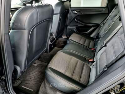 Porsche Macan Macan I 2022 2.0 T 265cv pdk Nero usata Volla