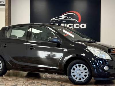 Hyundai i20 5p. BlueDrive GPL Comfort Nero usata Rimini