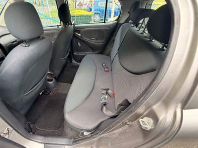 Toyota Yaris TOYOTA YARIS 1.0 BENZINA 5P OK NEO PATENTATI usata Torino
