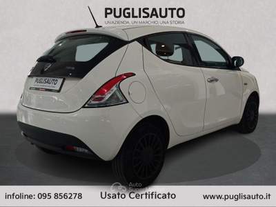 Lancia Ypsilon 1.0 FireFly 5 porte S&S Hybrid Silver Bianco usata BELPASSO