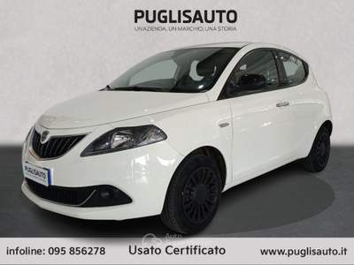 Lancia Ypsilon 1.0 FireFly 5 porte S&S Hybrid Silver Bianco usata BELPASSO