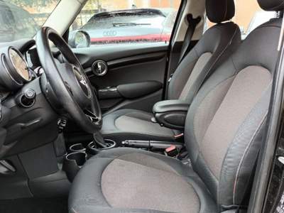 MINI Cooper 1500 5 PORTE 116CV AUTOM. PDC "16 CLIMAUTO ITALIA Nero usata Pistoia