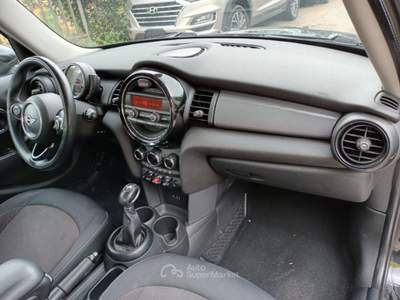 MINI Cooper 1500 5 PORTE 116CV AUTOM. PDC "16 CLIMAUTO ITALIA Nero usata Pistoia