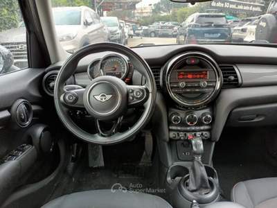 MINI Cooper 1500 5 PORTE 116CV AUTOM. PDC "16 CLIMAUTO ITALIA Nero usata Pistoia