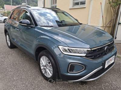 Volkswagen T-Roc 1.0 TSI Life  UNICO PROPR. Blu/Azzurro usata Varallo