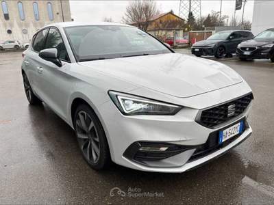 Seat Leon MY 25   1,5eTSIFR   5P85  D3UA7 MY 25 Bianco usata Castenaso