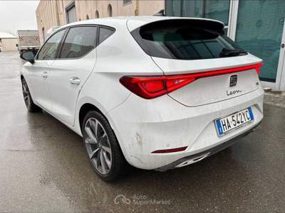 Seat Leon MY 25   1,5eTSIFR   5P85  D3UA7 MY 25 Bianco usata Castenaso