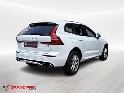 Volvo XC60 B4 (d) AWD Geartronic Momentum Bianco usata Castenaso