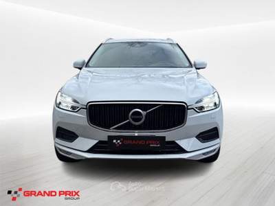 Volvo XC60 B4 (d) AWD Geartronic Momentum Bianco usata Castenaso