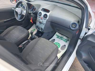 Opel Corsa G.P.L. Tech ( TAGLIANDATA ) Bianco usata Vicenza