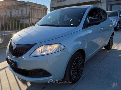 Lancia Ypsilon NEOPATENTATI Blu/Azzurro usata Occhiobello