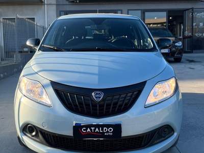 Lancia Ypsilon NEOPATENTATI Blu/Azzurro usata Occhiobello