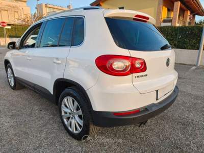 Volkswagen Tiguan 4X4 G.P.L ( TAGLIANDATO ) Bianco usata Vicenza