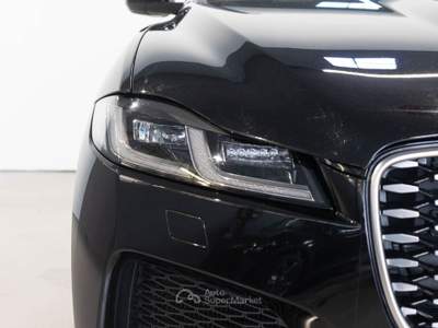 Jaguar F-Pace AWD aut. SE TETTO Nero usata Brescia